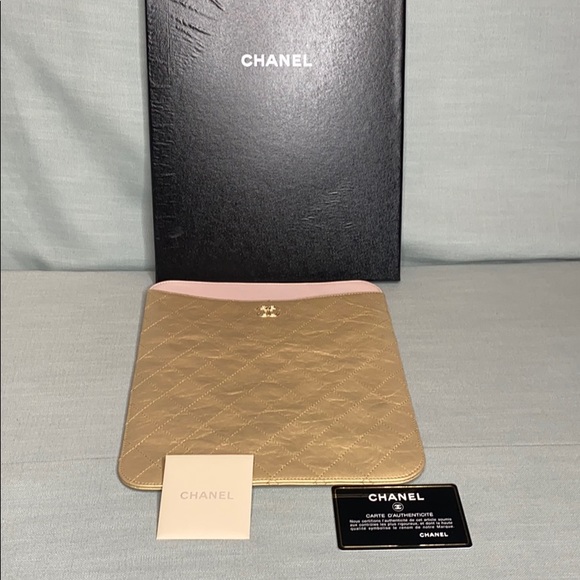 Chanel Metallic Gold IPad / Tablet Sleeve New - Picture 3 of 10